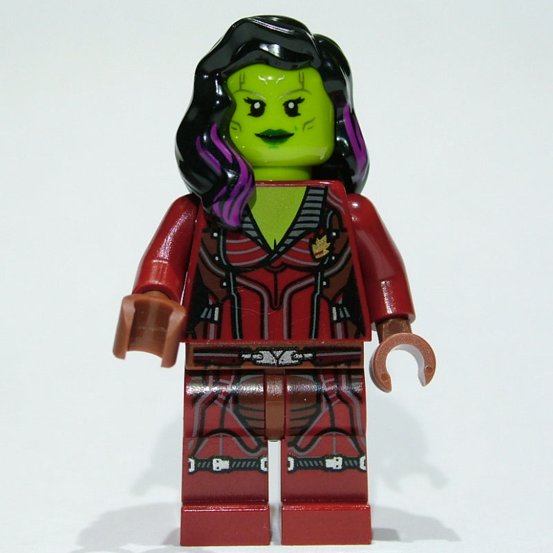 fig-005029 – Gamora in Dark Red Outfit