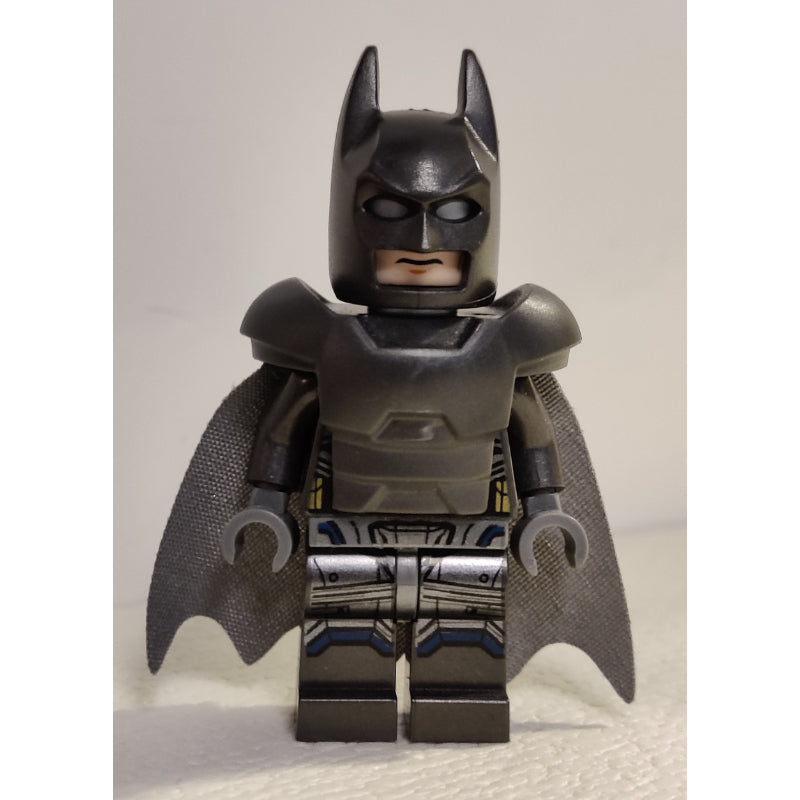 fig-005237 – Batman, Pearl Titanium Suit, Dark Bluish Gray Cape, Pearl Dark Gray Cowl, Armor