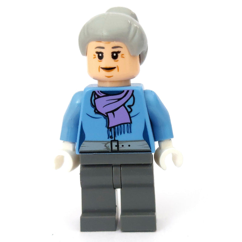 fig-005329 – Aunt May with Medium Lavender Scarf