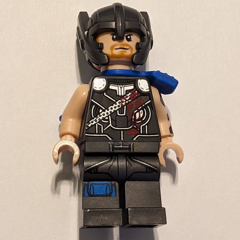 fig-005394 – Thor with Blue Scabbard