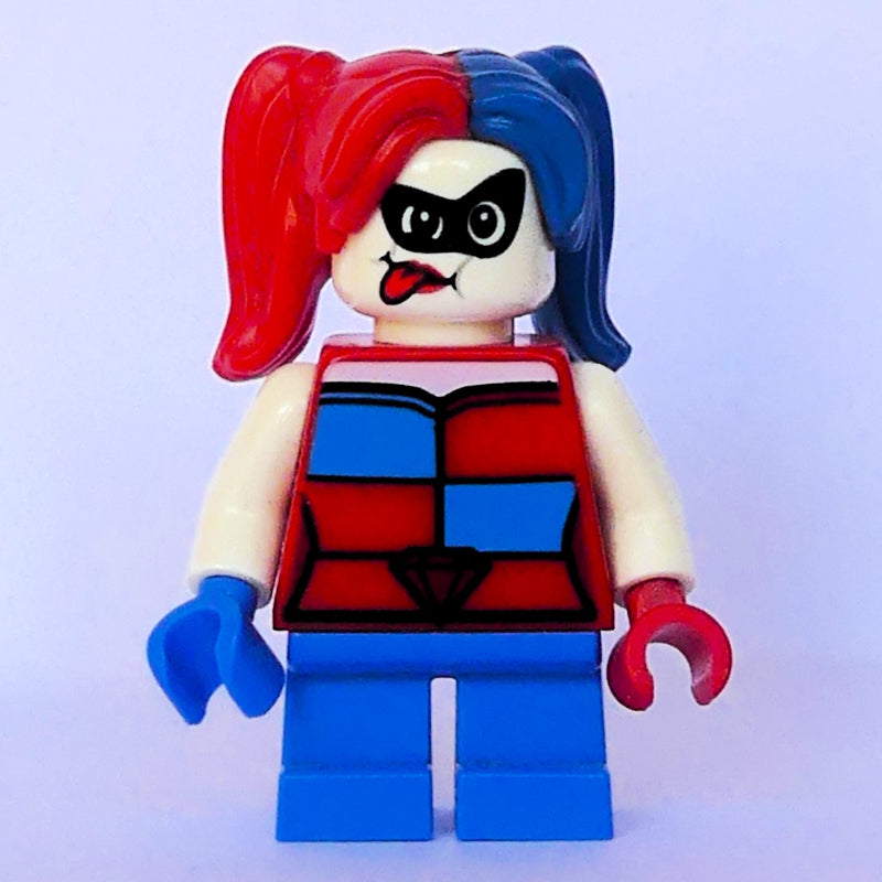 fig-005421 – Harley Quinn with Short Legs