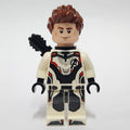 fig-005587 – Hawkeye, White Advanced Tech (Quantum) Suit and Quiver