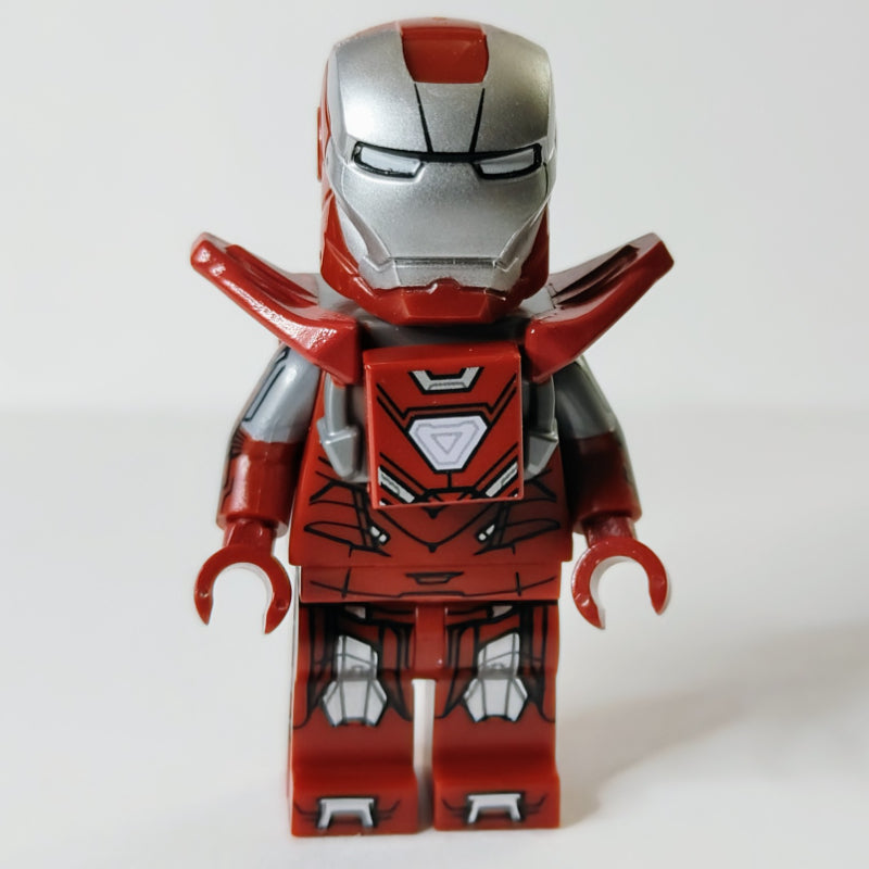 fig-005623 – Iron Man Mark 33 Armor / Silver Centurion Armor
