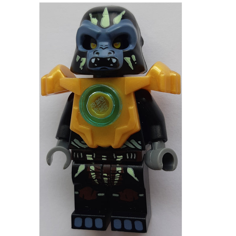 fig-005669 – Gorzan with Pearl Gold Shoulder Armor