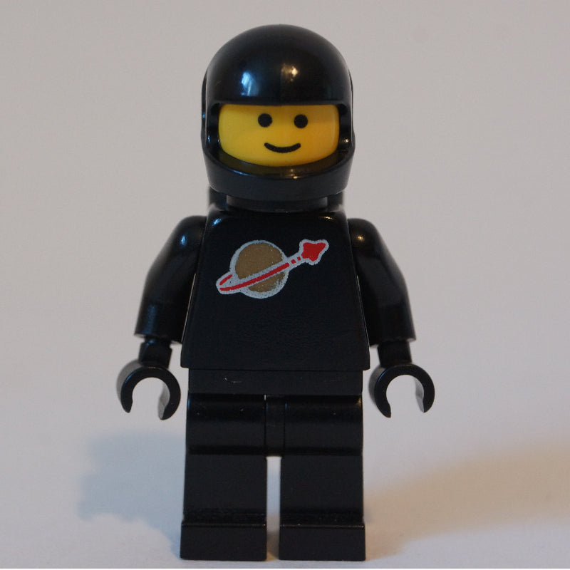 fig-005782 – Classic Spaceman, Black with Airtanks (2446 Helmet)