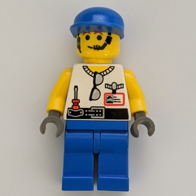 fig-005946 – Grip - Blue Legs
