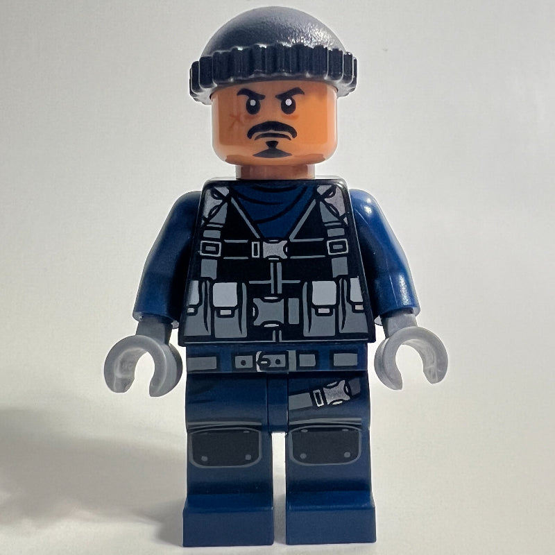 fig-006006 – Guard in Black Hat