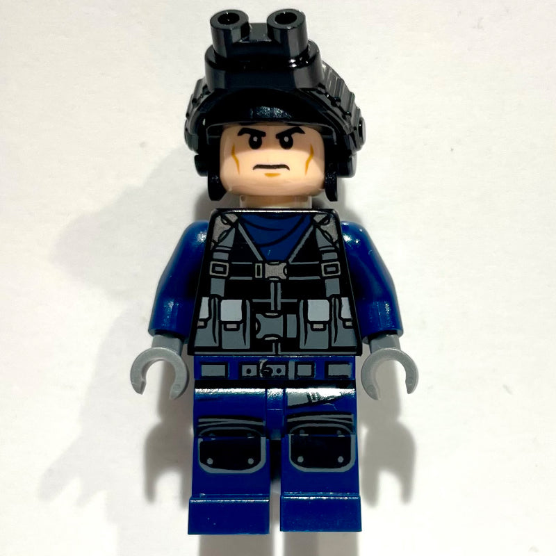 fig-006012 – Guard in Helmet with Night Vision Goggles