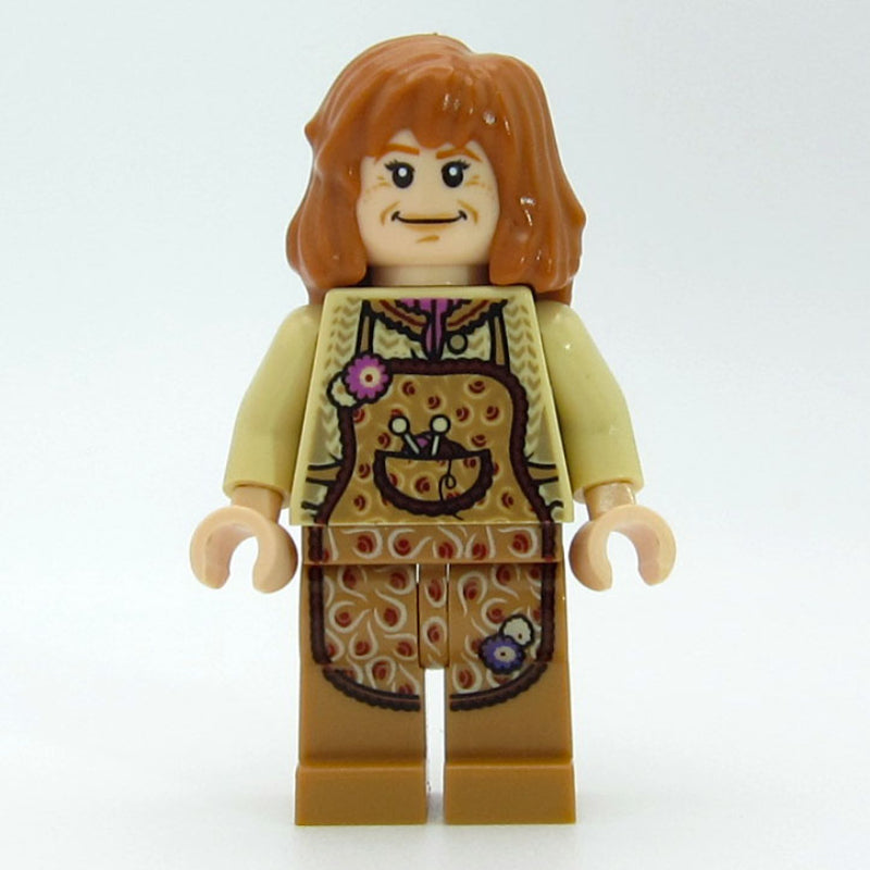 fig-006136 – Molly Weasley, Apron with Pocket