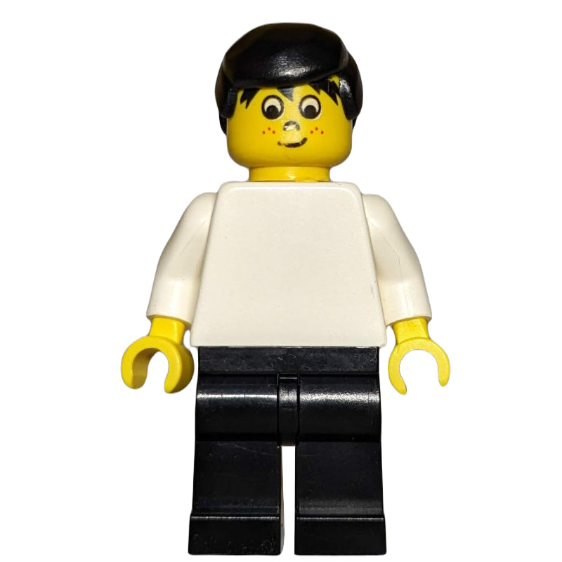 fig-006424 – Soccer Player White Torso, Black Legs, Black Hair, Freckles
