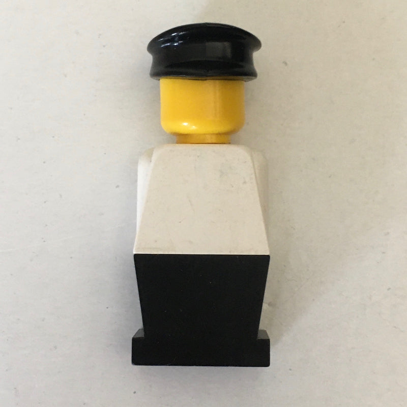 fig-006458 – LEGOLAND White Torso, Black Legs, Black Hat
