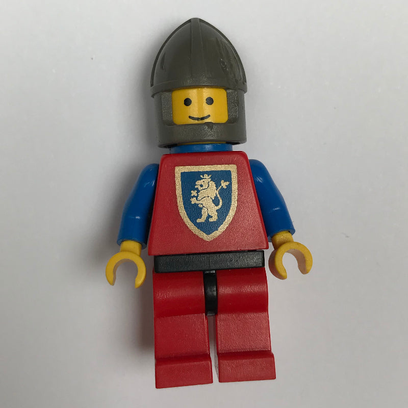 fig-006553 – Knight (Crusader Lion) - Red Legs, Plastic Cape
