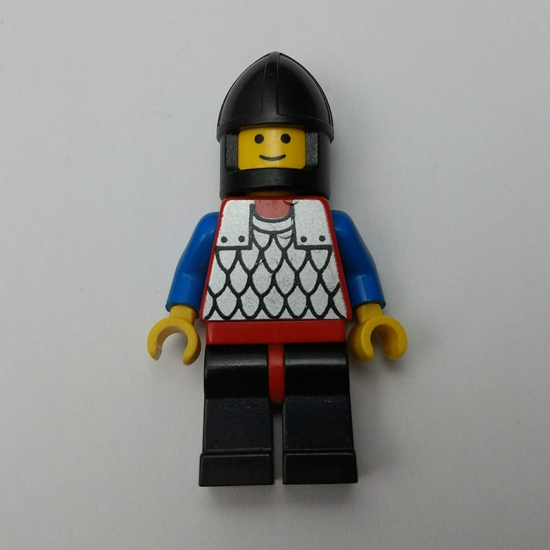 fig-006723 – Knight (Scale Mail on Red) - Blue Arms, Black Legs, Black Chin-Guard