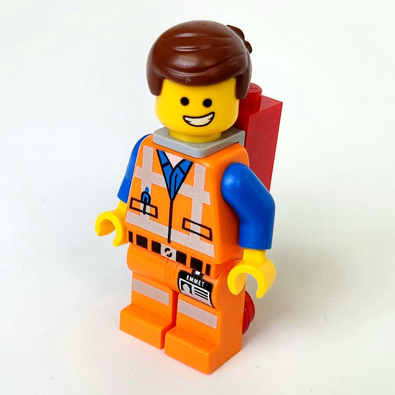 fig-007021 – Emmet, Piece of Resistance, Happy / Scared, Red Plate