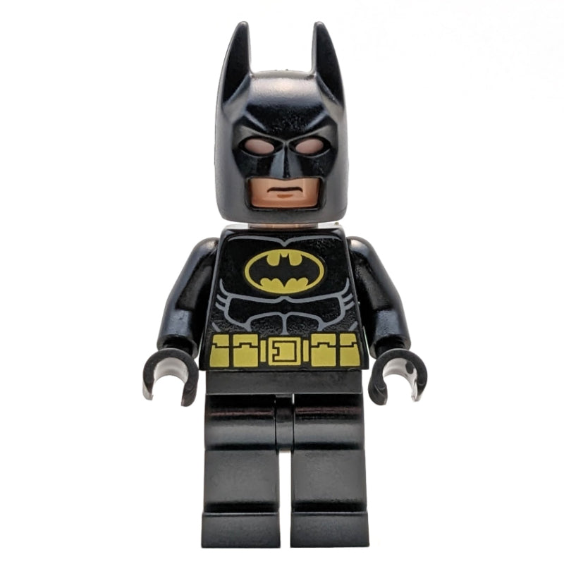 fig-007040 – Batman, Black Suit, Black Cowl