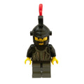 fig-007112 – Knight (Fright Knights) - Black Helmet, Red Triple-Plume