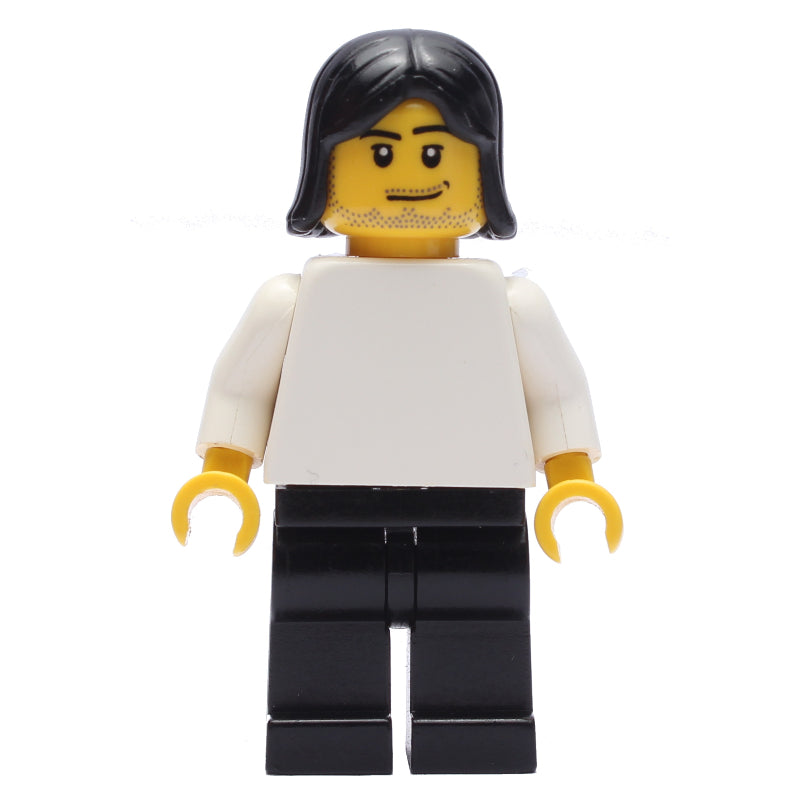 fig-007127 – Soccer Player White Plain Torso, Black Legs 1