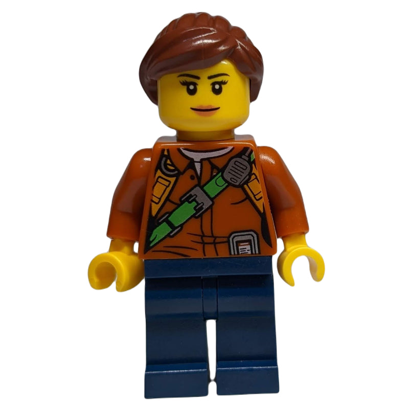 fig-007754 – Explorer, Woman, Shirt with Straps and Radio, Reddish Brown Hair