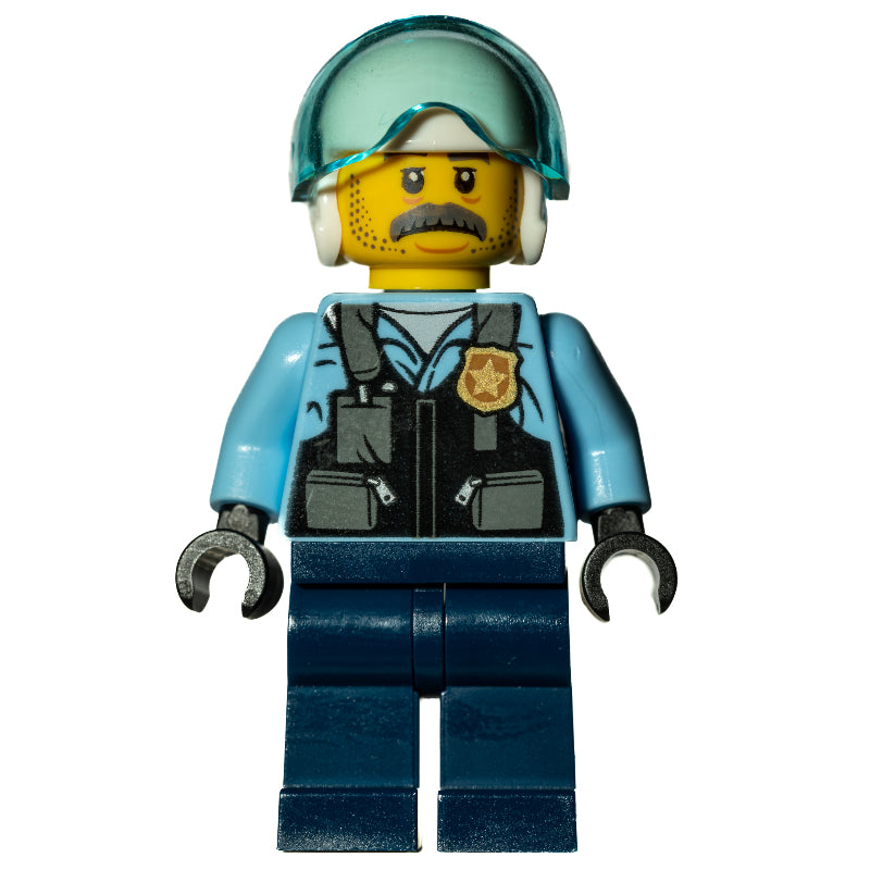 fig-007950 – Sam Grizzled, Helmet and Visor