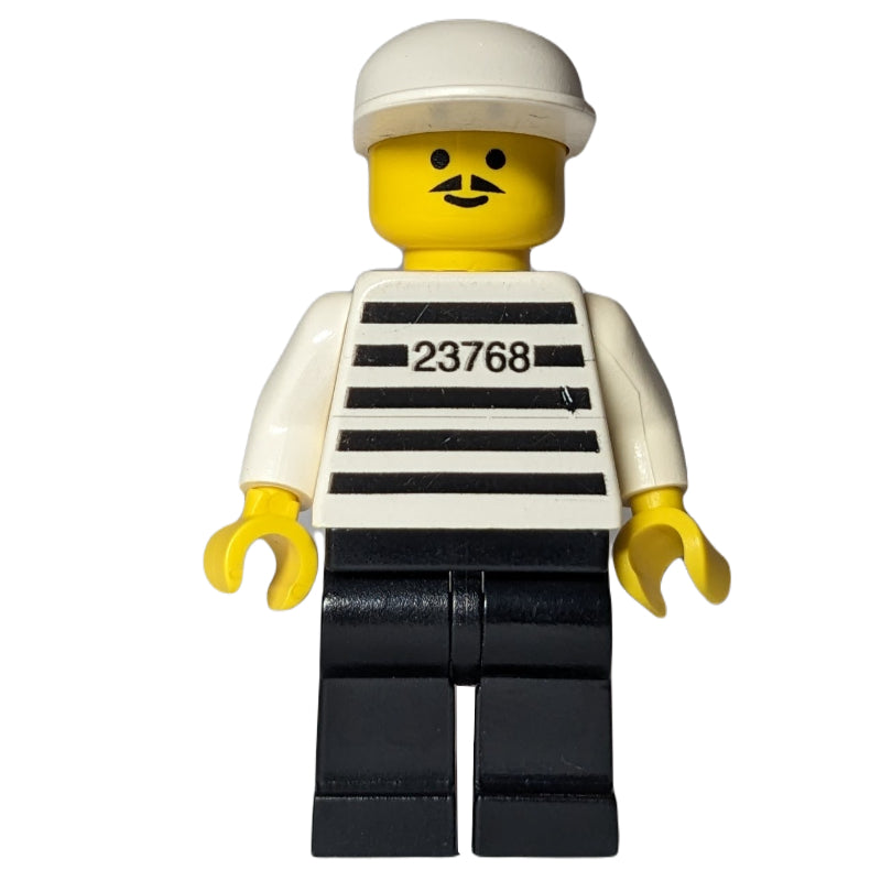 fig-007993 – Jailbreak Joe, Prison Shirt with #23768, White Cap