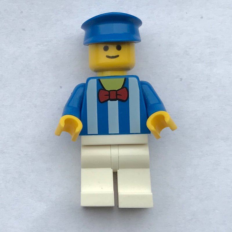 fig-008370 – Blue Torso, White Legs, Blue Hat