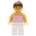 fig-008689 – Woman, Pink Top with Spots, White Legs, Brown Hair - Open Mouth
