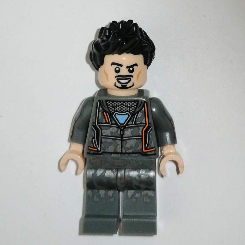 fig-008792 – Tony Stark - Silver Cameo