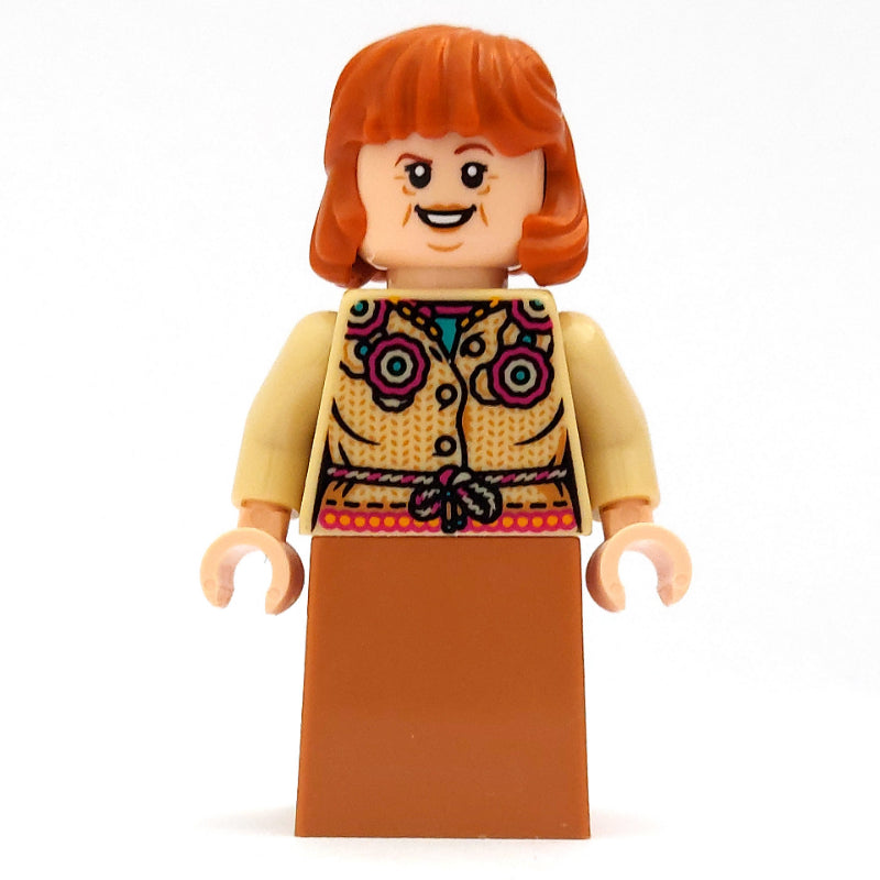 fig-008939 – Molly Weasley with Skirt