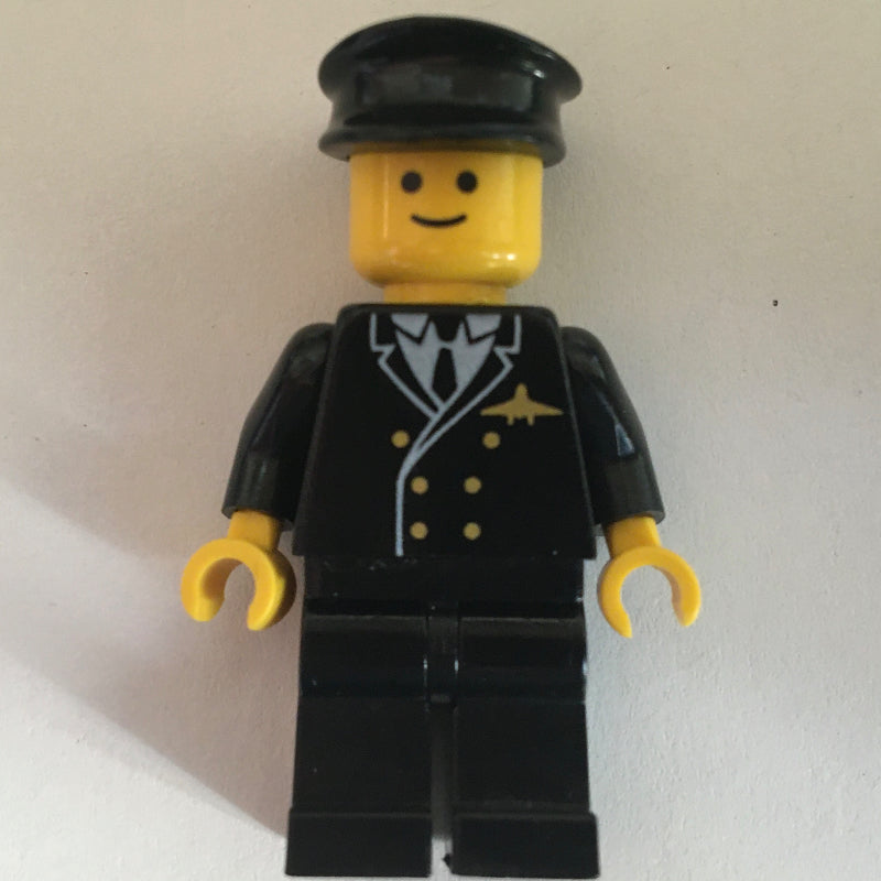 fig-009011 – Pilot, Black Suit with Tie and Airplane Badge, Black Hat (3626b Head)