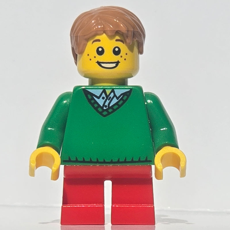 fig-009185 – Kid - Green Torso, Red Legs, Medium Nougat Hair