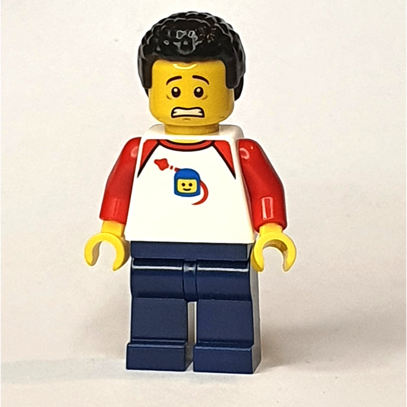 fig-009219 – White Torso, Dark Blue Legs, Black Hair