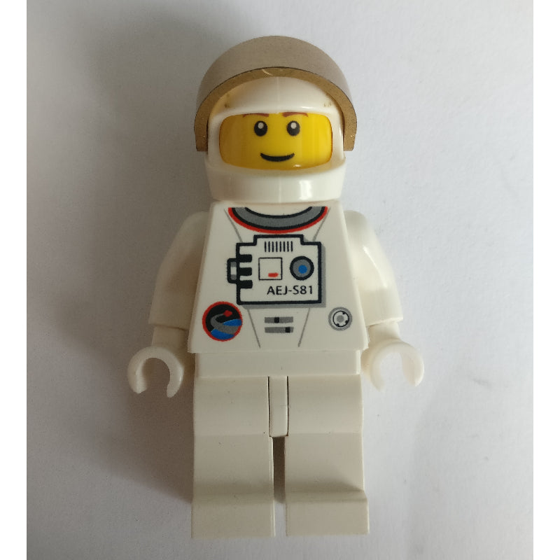 fig-009226 – Astronaut - White Torso and Legs, Gold Visor, Male