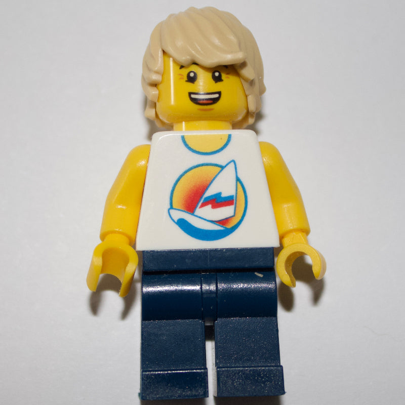 fig-009262 – White Torso, Dark Blue Legs, Tan Hair