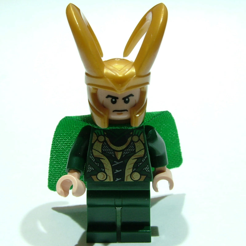 fig-009580 – Loki, Dark Green Outfit