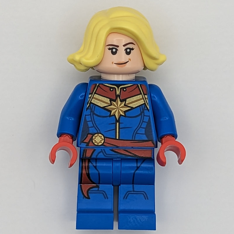 fig-009581 – Captain Marvel, Bright Light Yellow Hair
