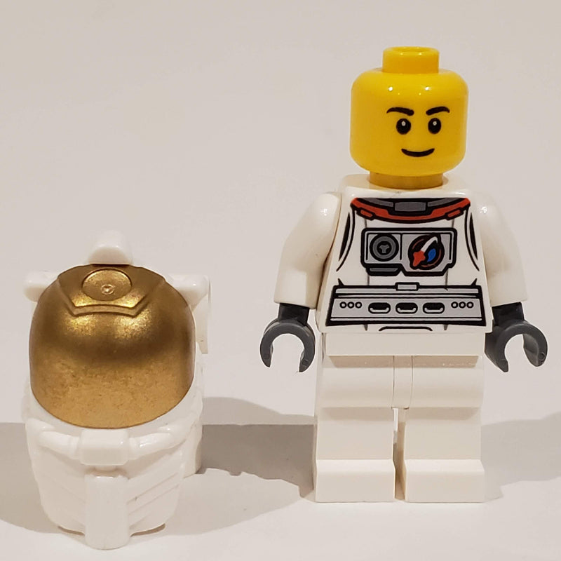fig-009693 – Astronaut, White, Diver Helmet, Gold Visor, Eyebrows