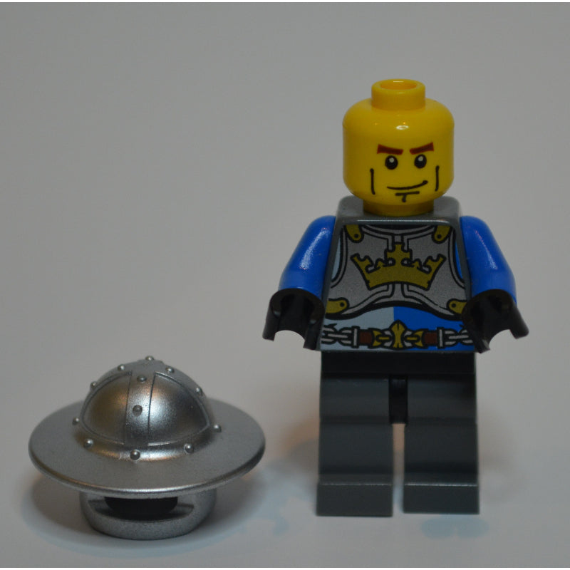 fig-010118 – Knight, Blue, Wide Brim Helmet, Cheek Lines