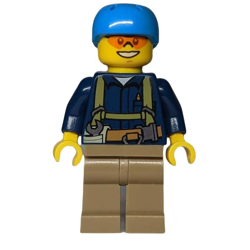 fig-010200 – Dark Blue Torso, Dark Tan Legs, Dark Azure Helmet