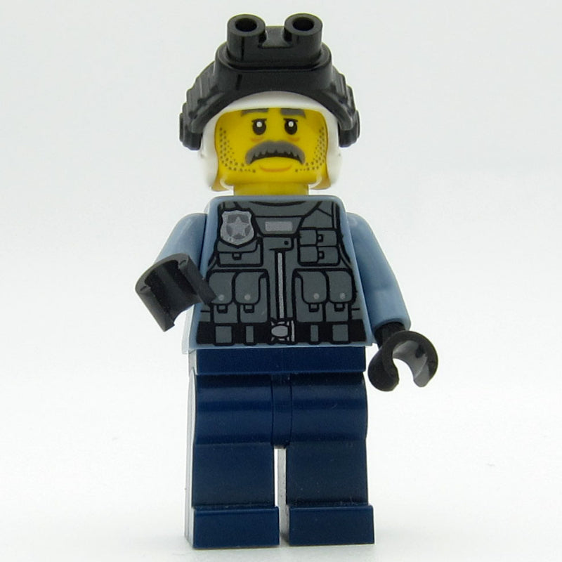 fig-010287 – Sam Grizzled, Helmet and Goggles