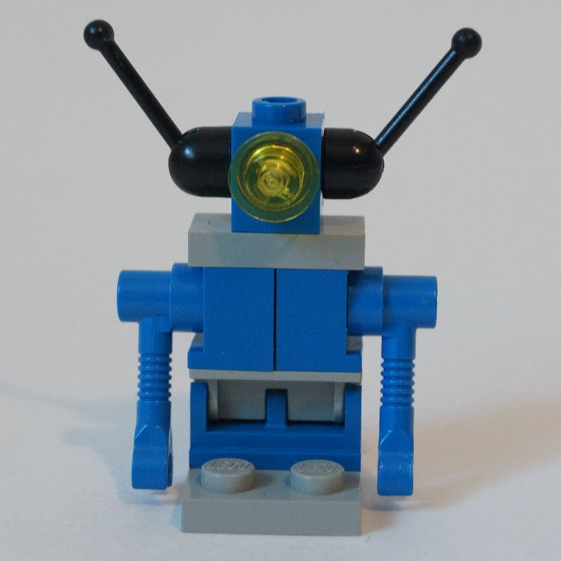fig-010412 – Classic Space Droid - Blue and Grey