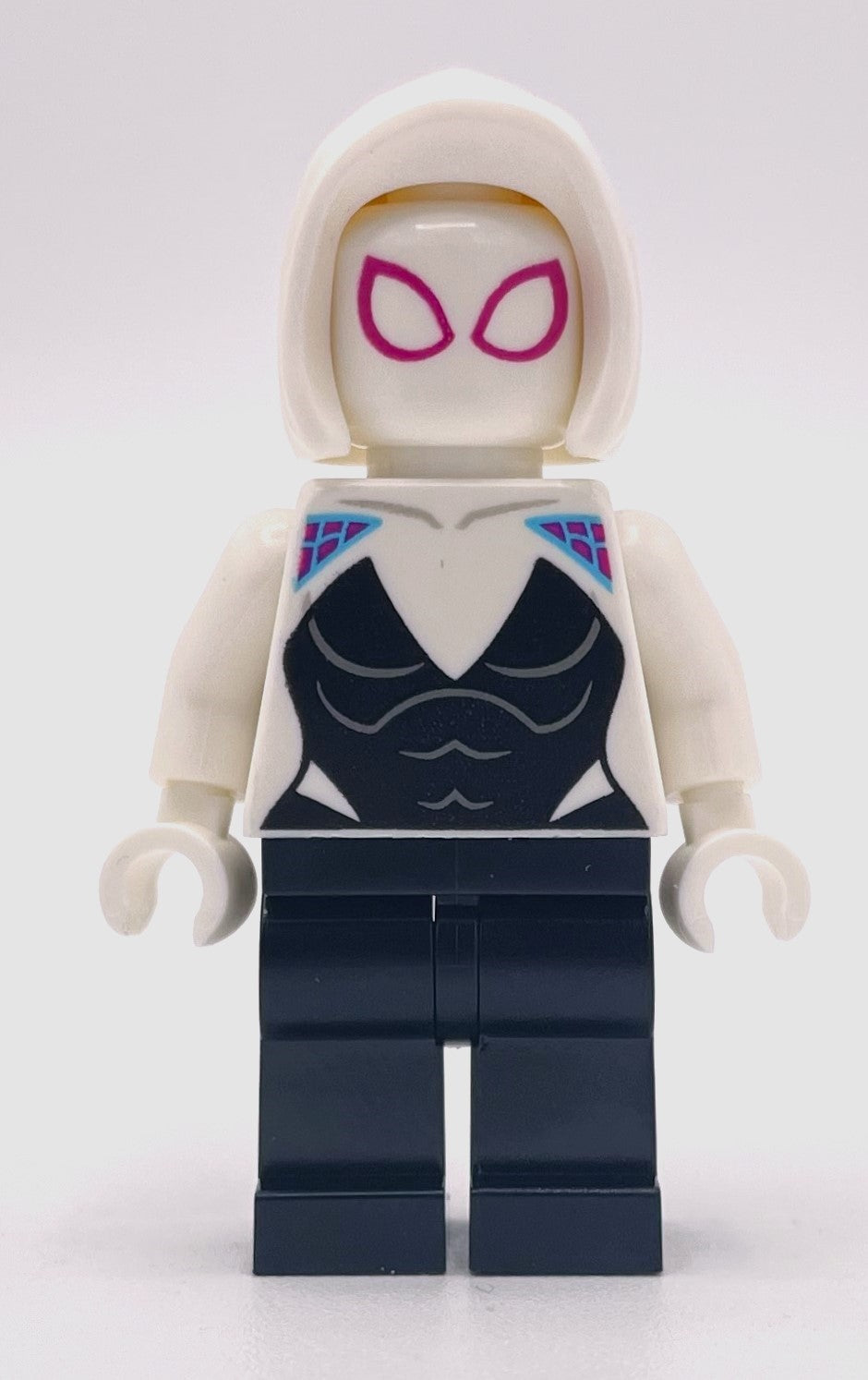 fig-010828 – Ghost-Spider / Spider-Gwen, Open Front Hood, White Hands