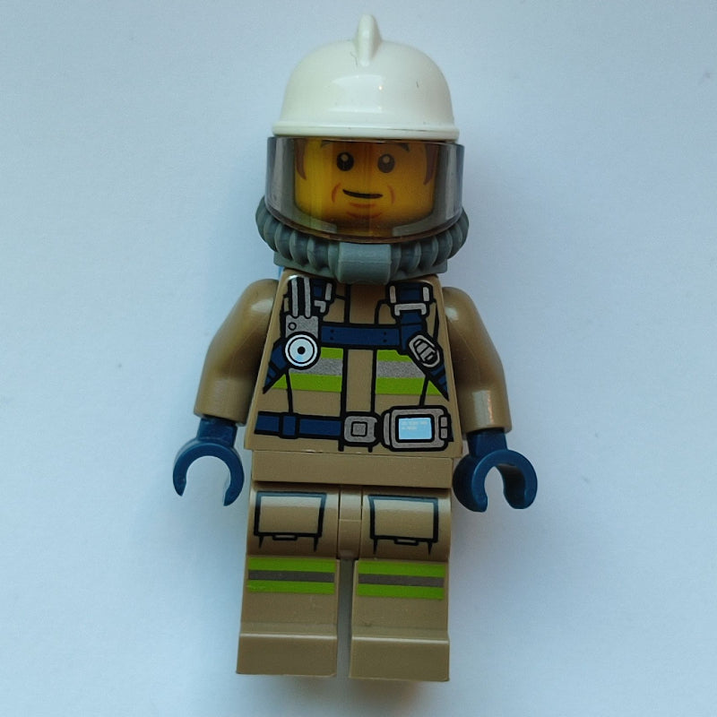 fig-010840 – Bob, Dark Tan Firesuit, White Helmet