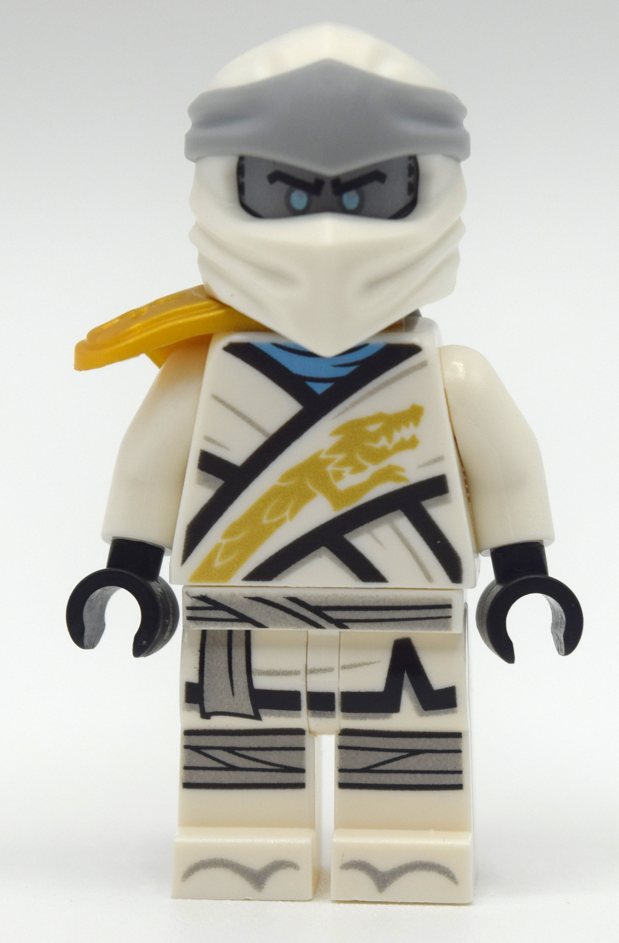 fig-010928 – Zane with Shoulder Cover and Silver Head (Legacy)