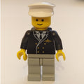 fig-011036 – Pilot - Black Torso, Light Grey Legs, White Cap