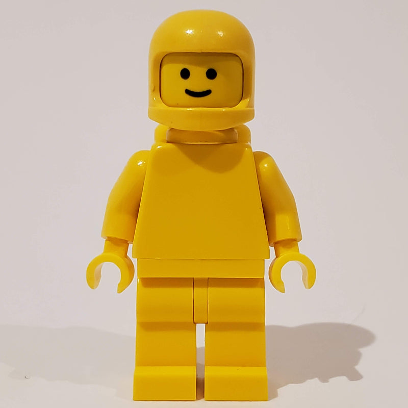 fig-011082 – Classic Spaceman, Plain Yellow with Airtanks (3842b Helmet)
