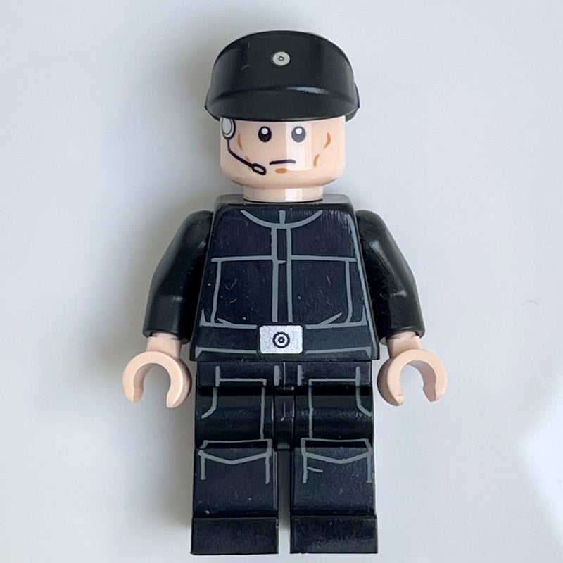 fig-011127 – Imperial Officer