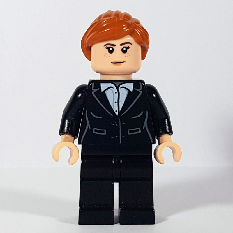 fig-011403 – Pepper Potts, Black Suit, Ponytail