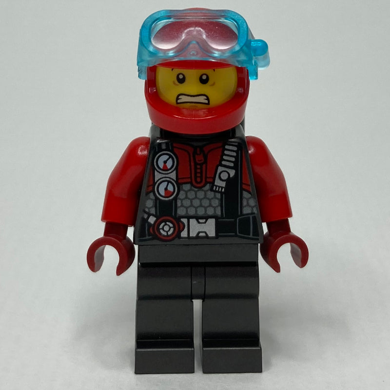 fig-011584 – Diver - Pearl Dark Grey Torso, Legs, Black Airtanks, Red Helmet