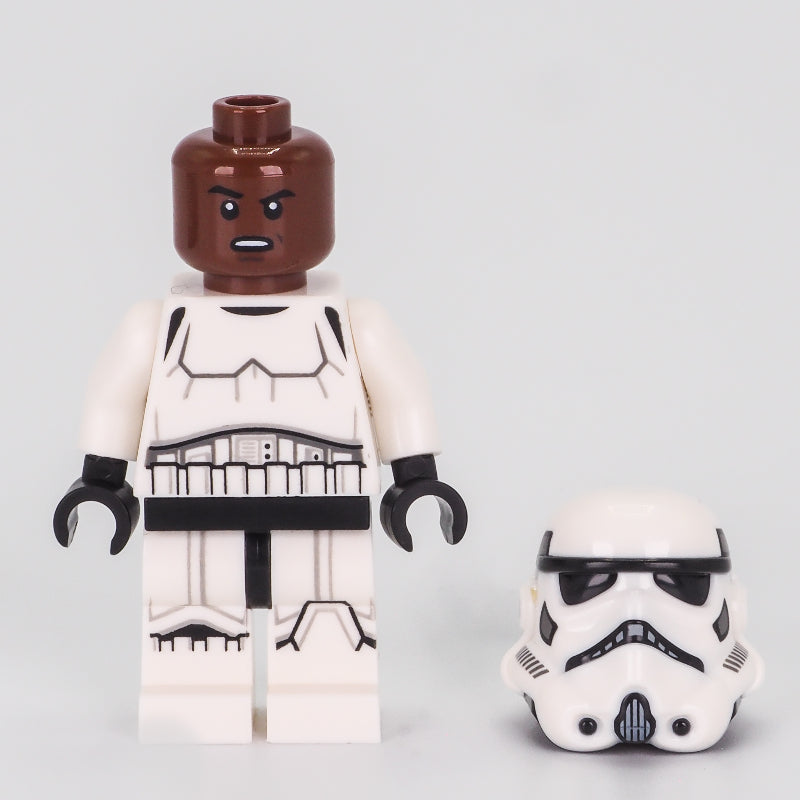 fig-011637 – Stormtrooper, Black Squares on Back of Helmet, Reddish Brown Head
