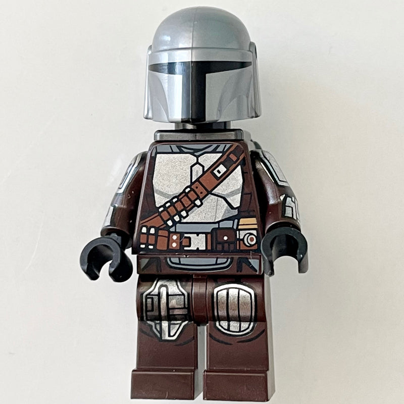 fig-011723 – The Mandalorian / Din Djarin, Dark Brown Outfit with Jet Pack, Black Head